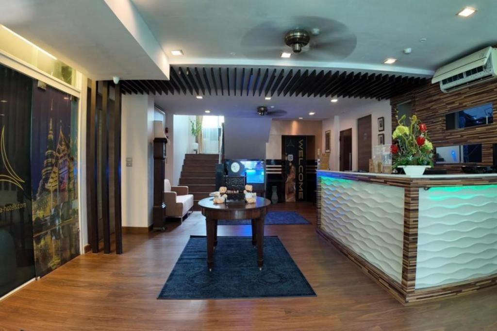 Icheck Residences Sukhumvit 20 Khách sạn 3*