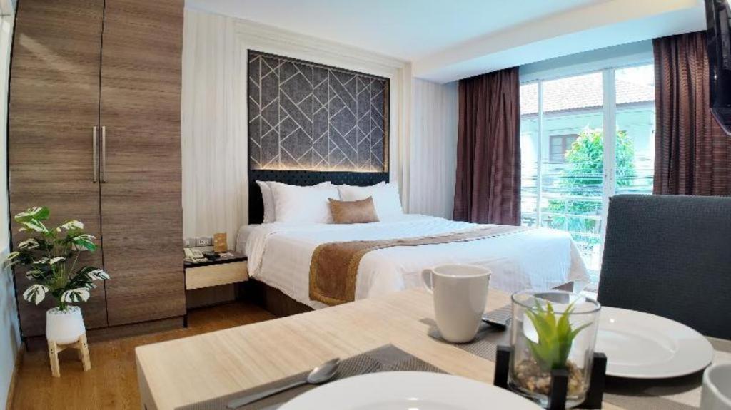 Khách sạn Icheck Residences Sukhumvit 20 3*